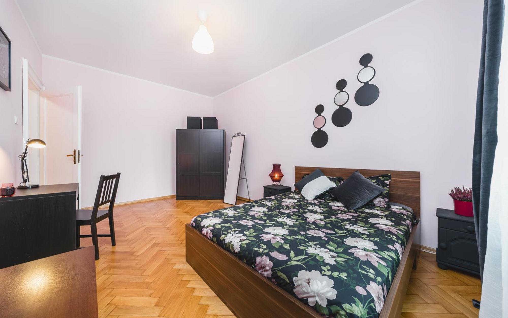 Modern Urban Escape - Old Town Apartment - By Upstairs Krakau Exterior foto
