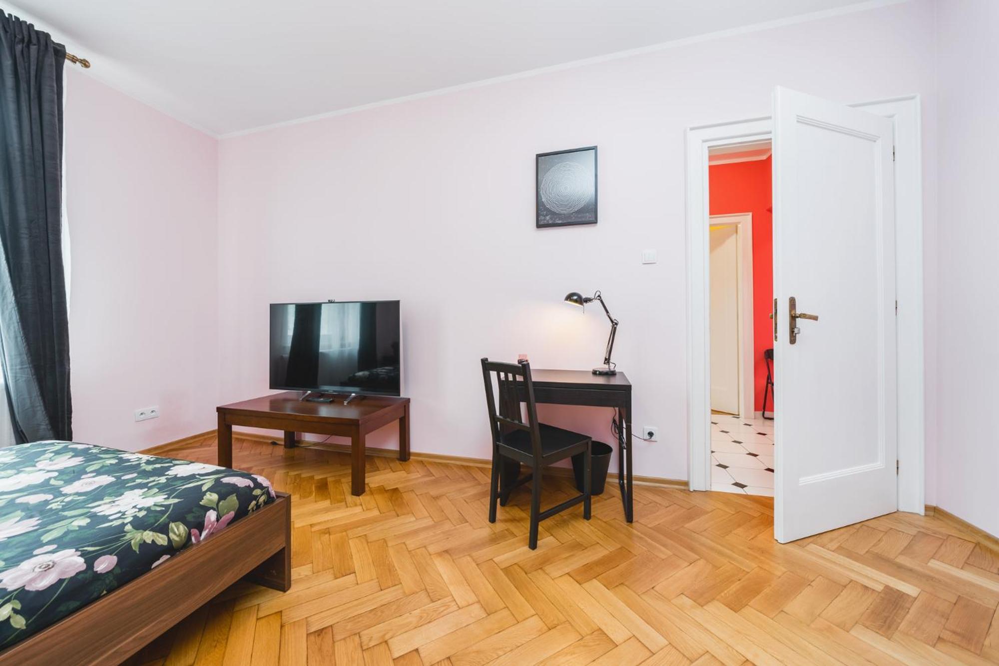 Modern Urban Escape - Old Town Apartment - By Upstairs Krakau Exterior foto