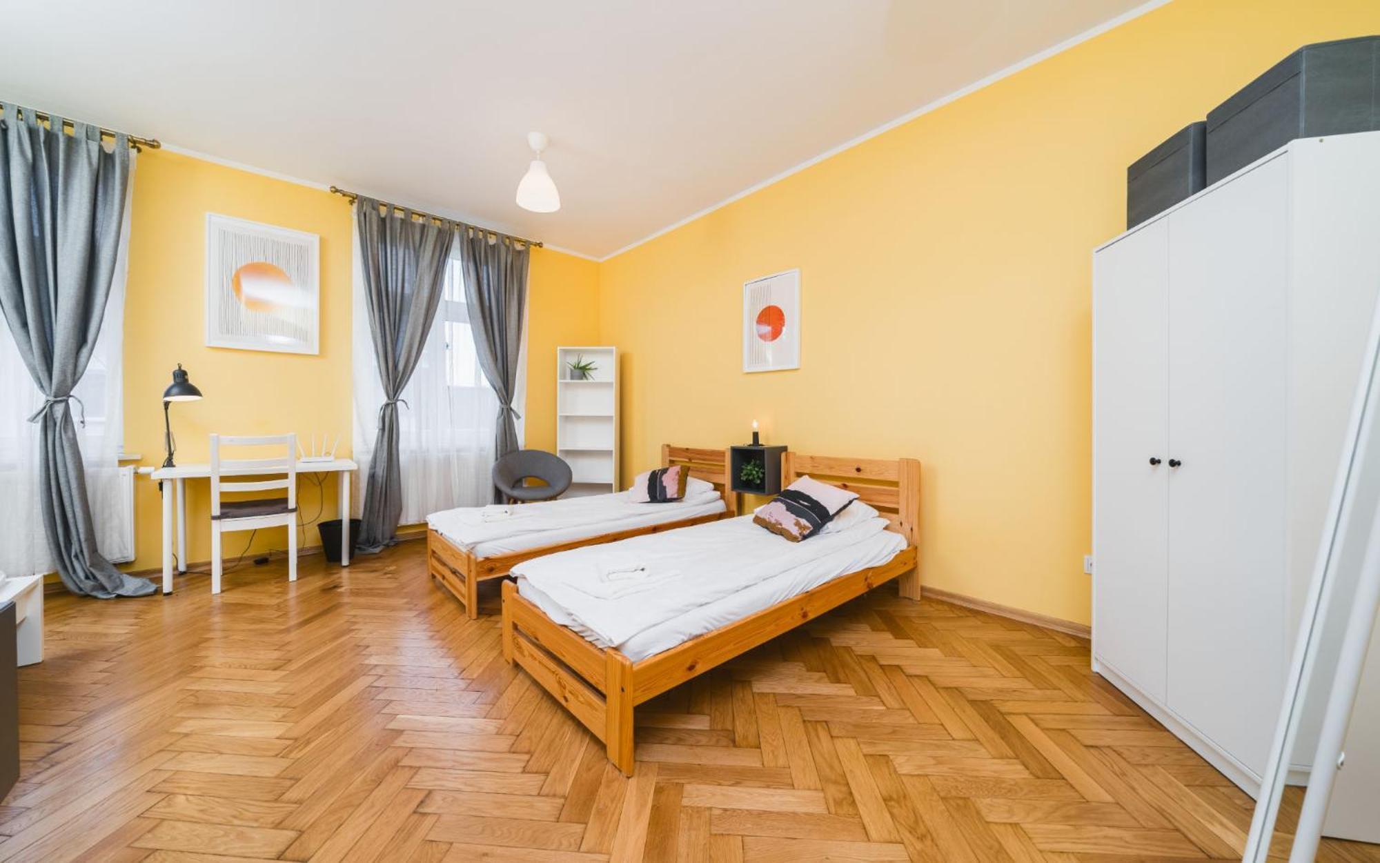 Modern Urban Escape - Old Town Apartment - By Upstairs Krakau Exterior foto